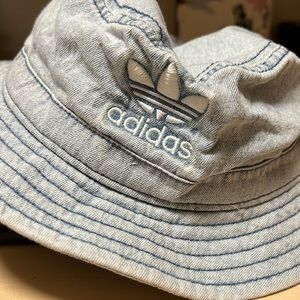 Adidas bucket hat